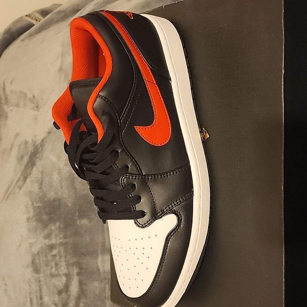 AIR JORDAN 1 LOW